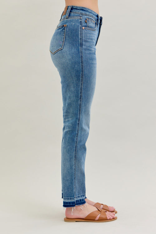 Judy Blue Charlotte Boyfriend Jeans (Medium Wash)