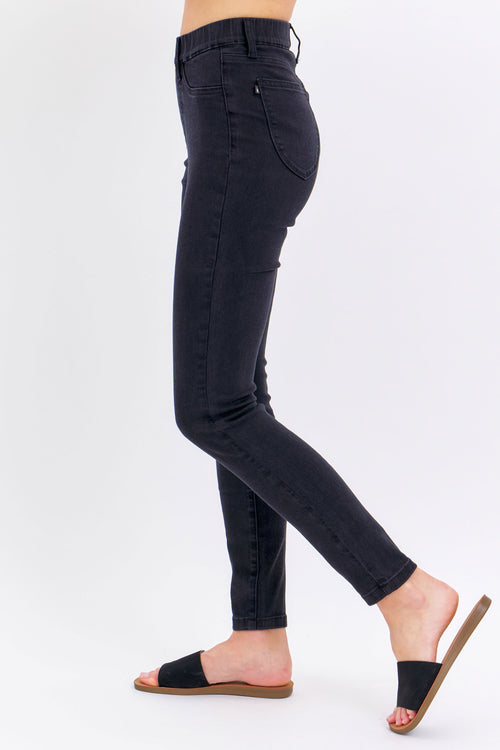 Judy Blue Ava Skinny Jeans (Black)