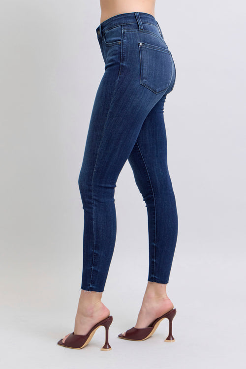 Judy Blue Evelyn Skinny Jeans (Dark Wash)