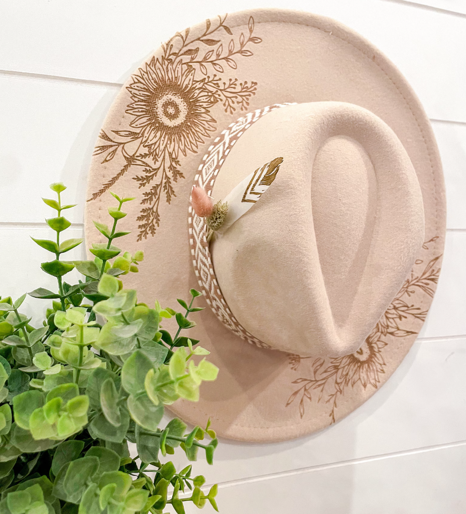 Engraved Sunflower Hat (Beige & White) – Aspen Lace Boutique display picture 1