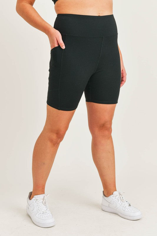 *Online Exclusive* Tapered Band Essential Biker Shorts in Black