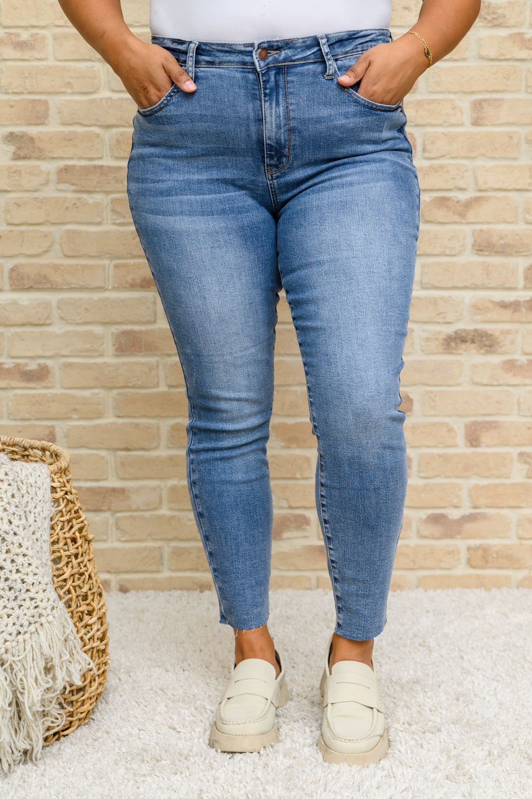 *Online Exclusive* Judy Blue Becca Hi-Waisted Embroidered Pocket Relaxed Jeans