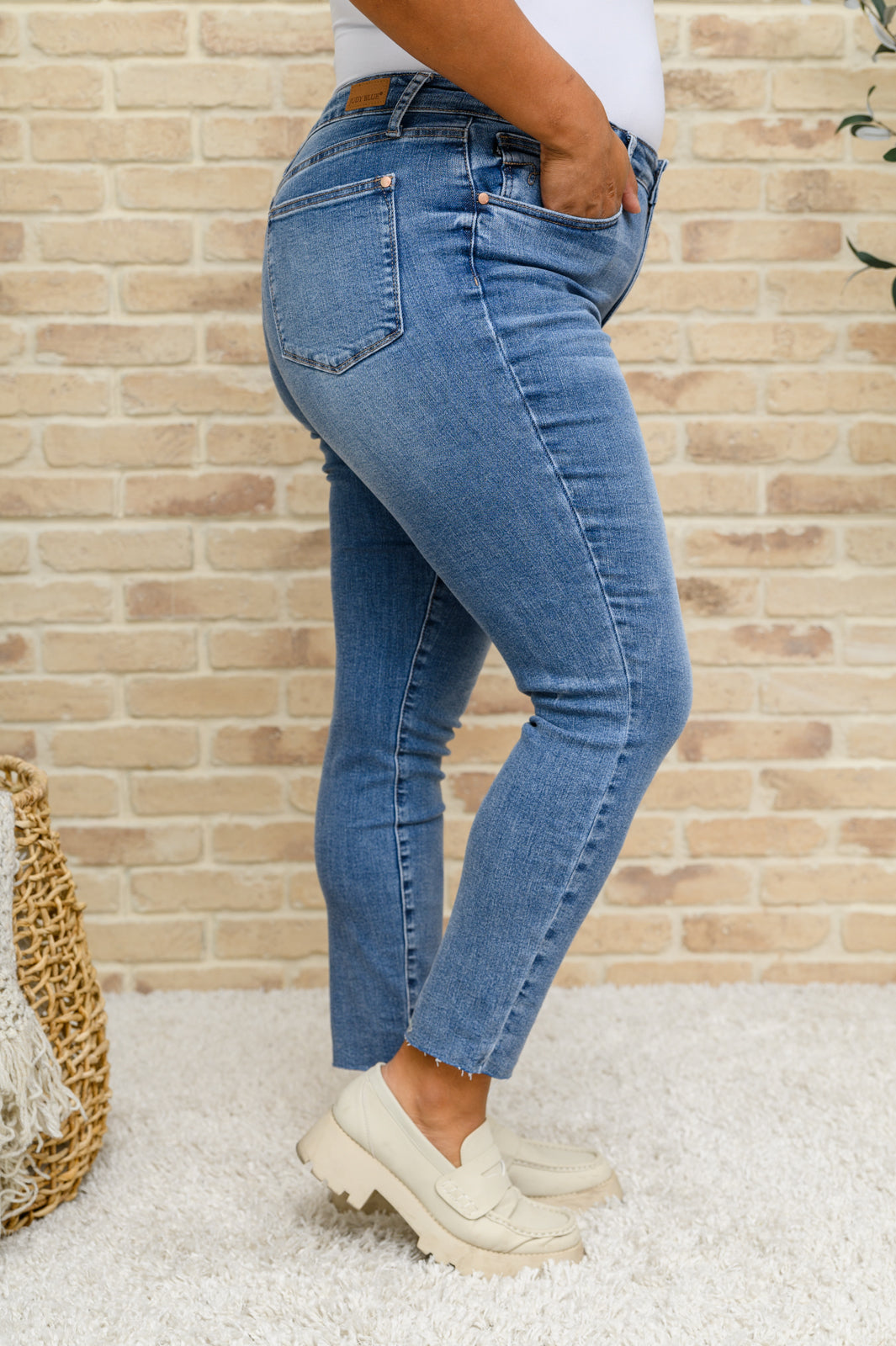 *Online Exclusive* Judy Blue Becca Hi-Waisted Embroidered Pocket Relaxed Jeans