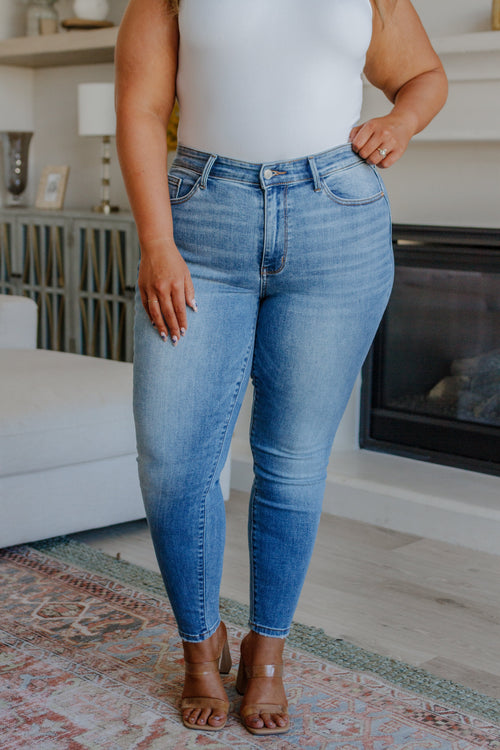 *Online Exclusive* Judy Blue Catherine Vintage Skinny Jeans