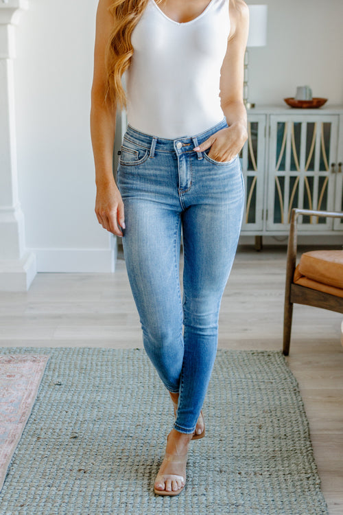 *Online Exclusive* Judy Blue Catherine Vintage Skinny Jeans