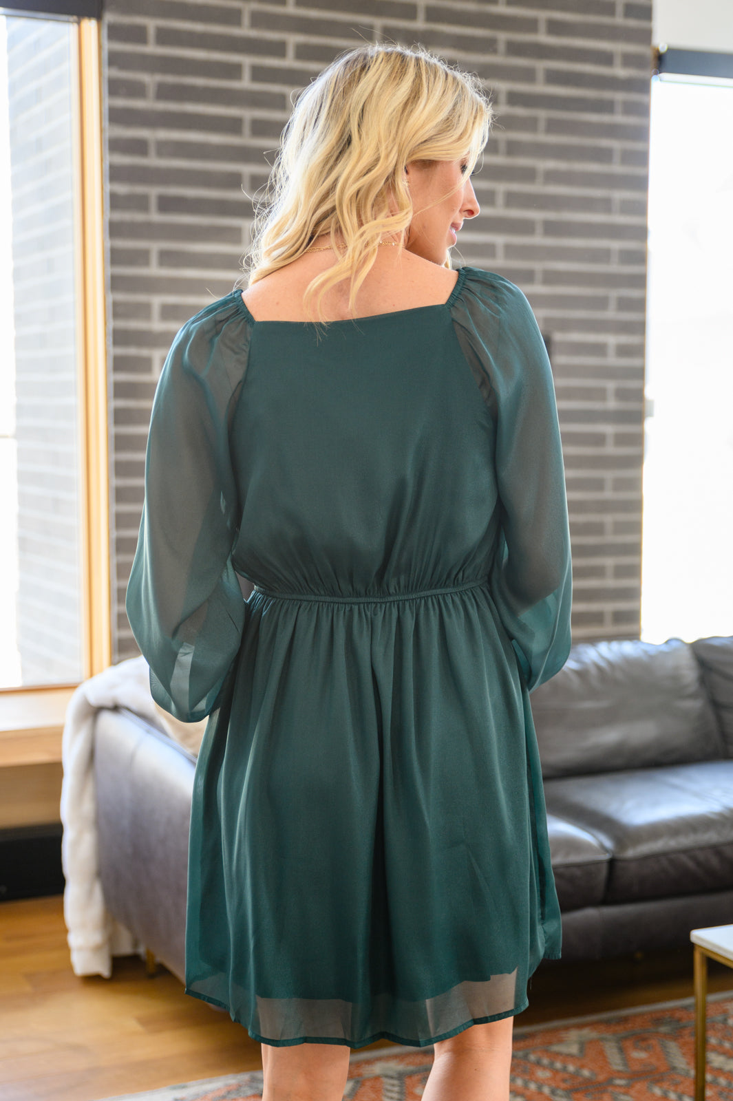 *Online Exclusive* Front And Center Balloon Sleeve Dress in Green