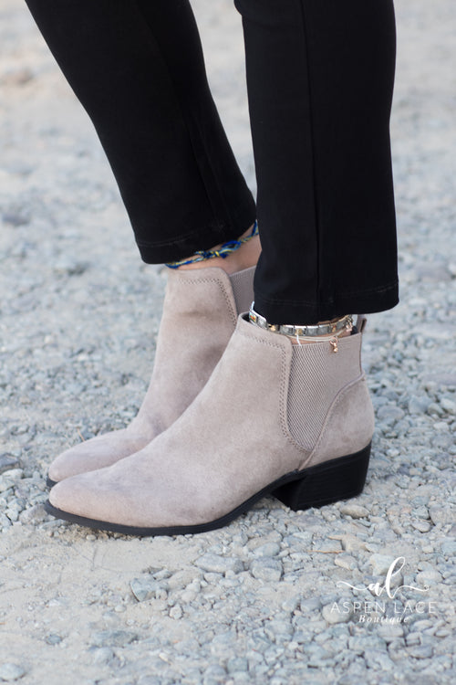 *Final Sale* Brynlee Booties (Grey)