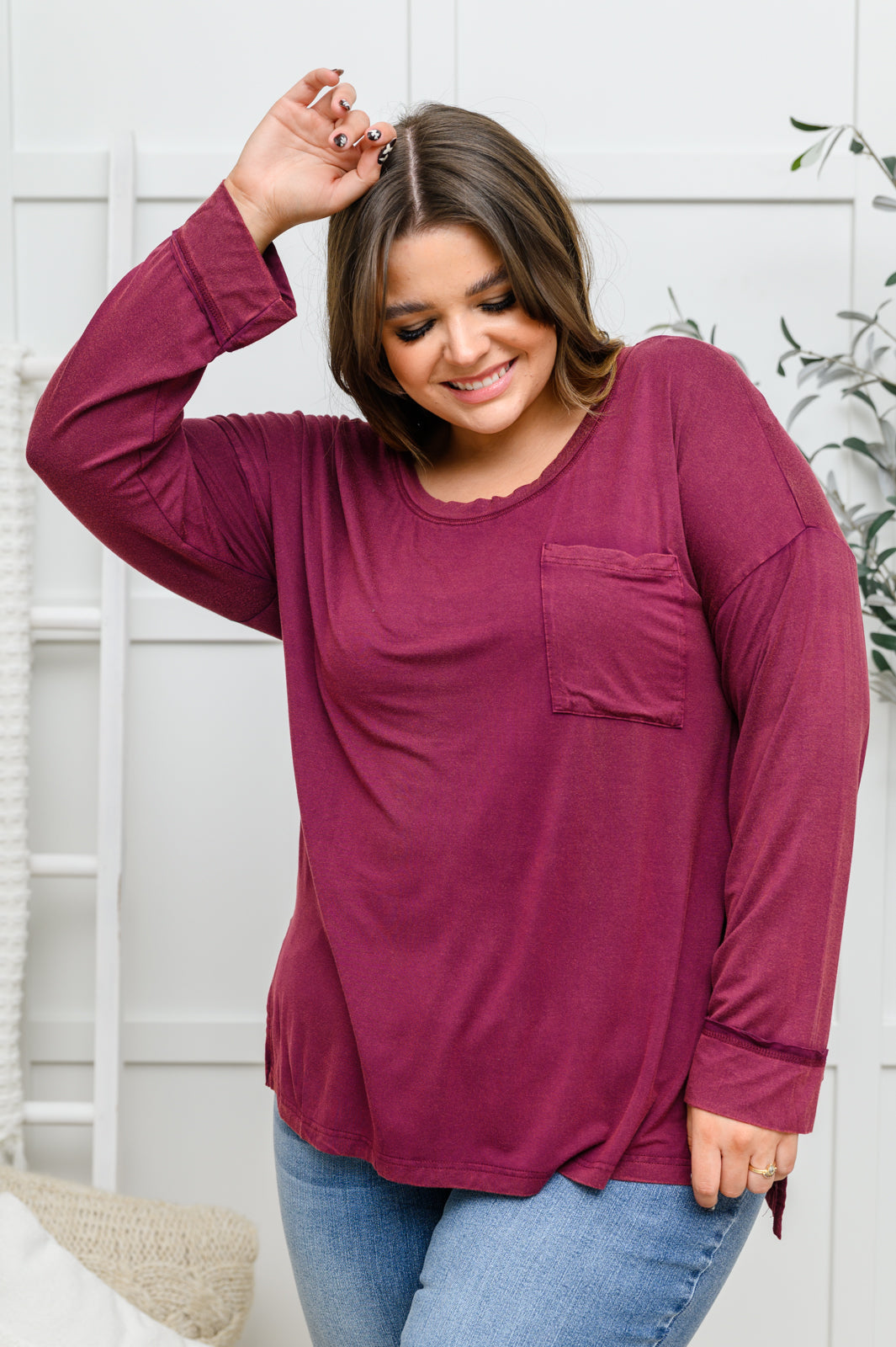 *Online Exclusive* Long Sleeve Knit Top With Pocket In Burgundy