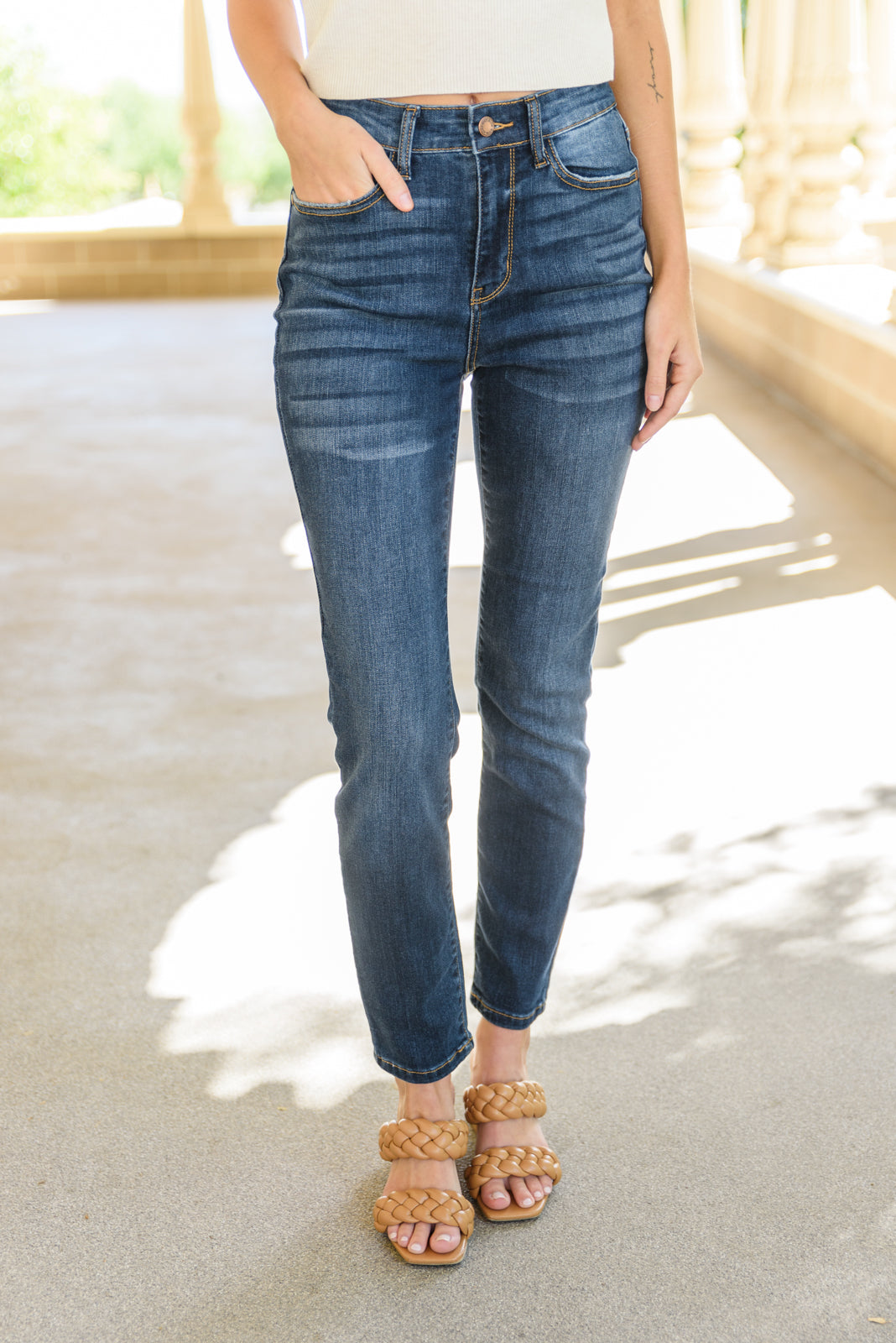 *Online Exclusive* Judy Blue Reba Clean Relaxed Fit Jeans