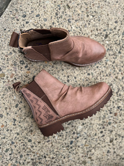 *Outlet* Blowfish River Booties (Red Taupe)