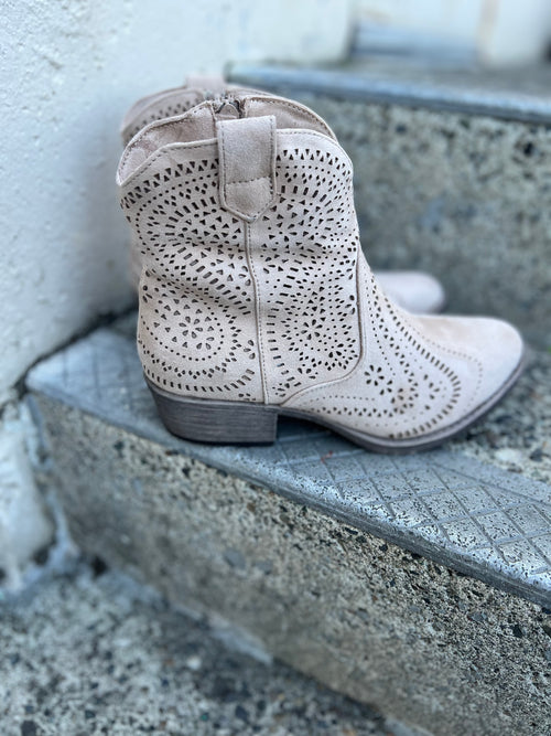*Outlet* Zest Boots (Nude)
