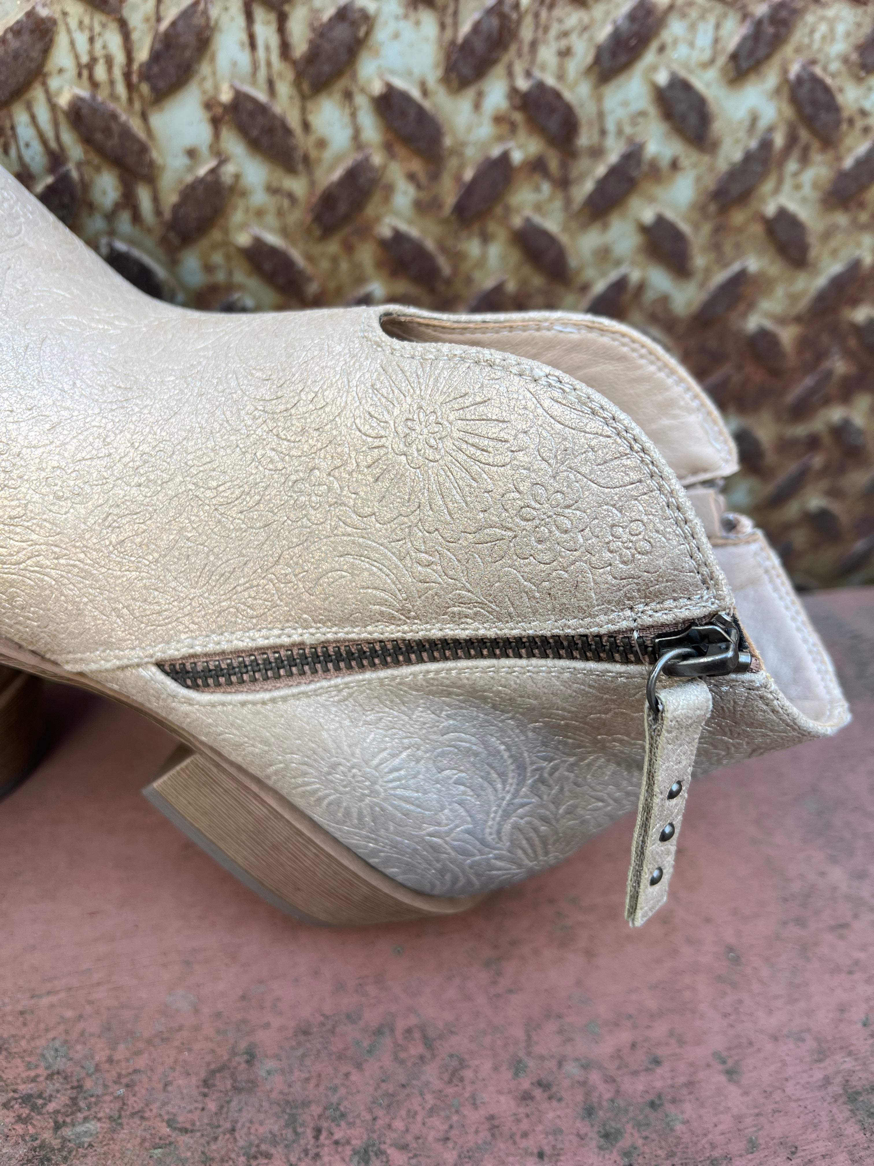 *Outlet* Divine Tooled Booties (Nude)