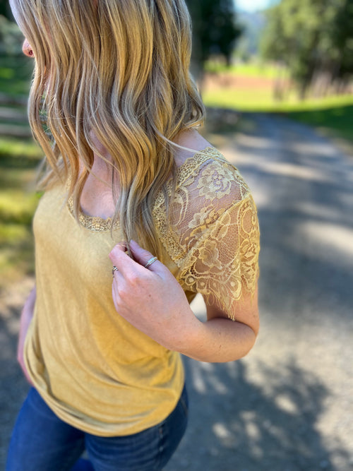 *Outlet* Erin Lace Sleeve Top (Gingko Yellow)