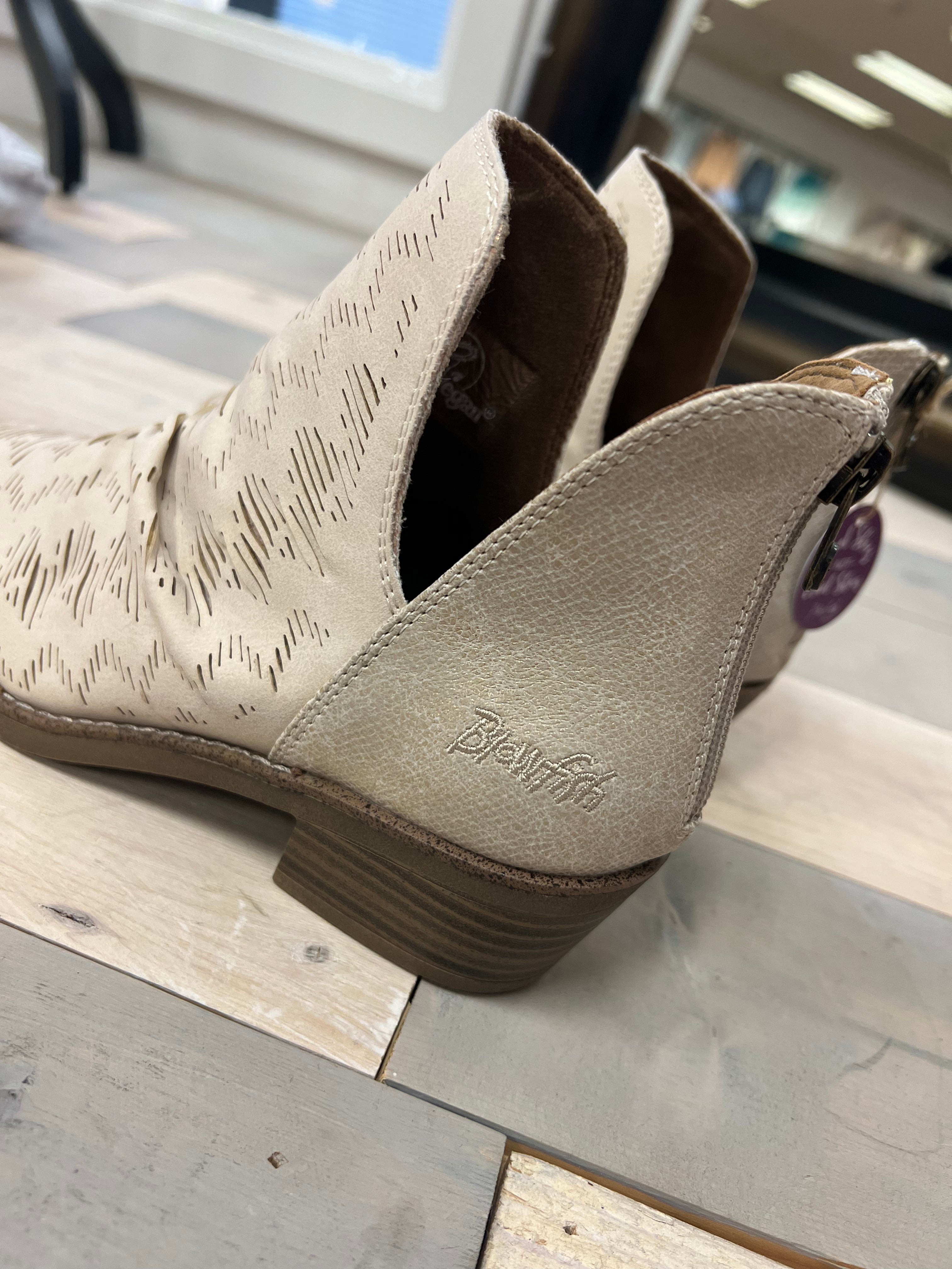 *Outlet* Blowfish Sean Booties (Ivory)