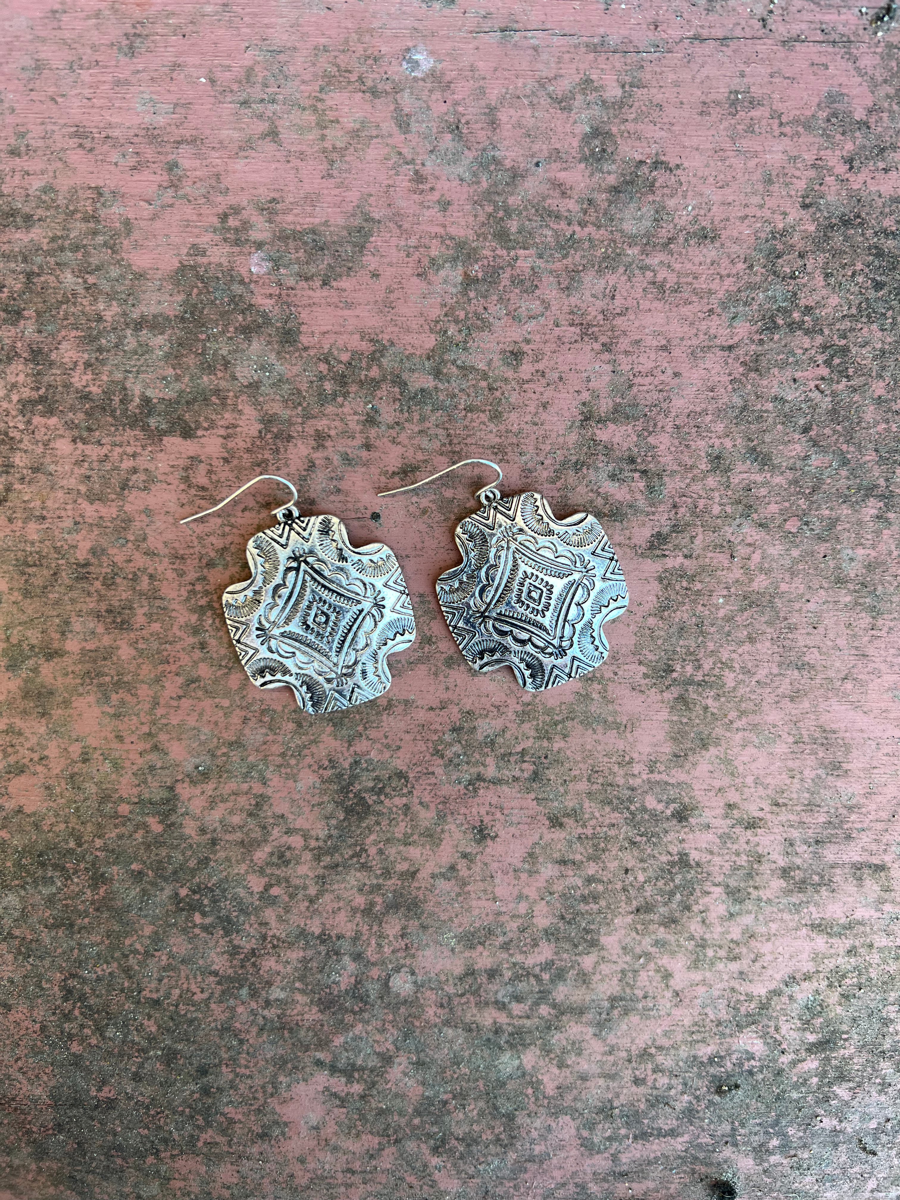 Western Cross Casting Earrings (Burnish Silver)